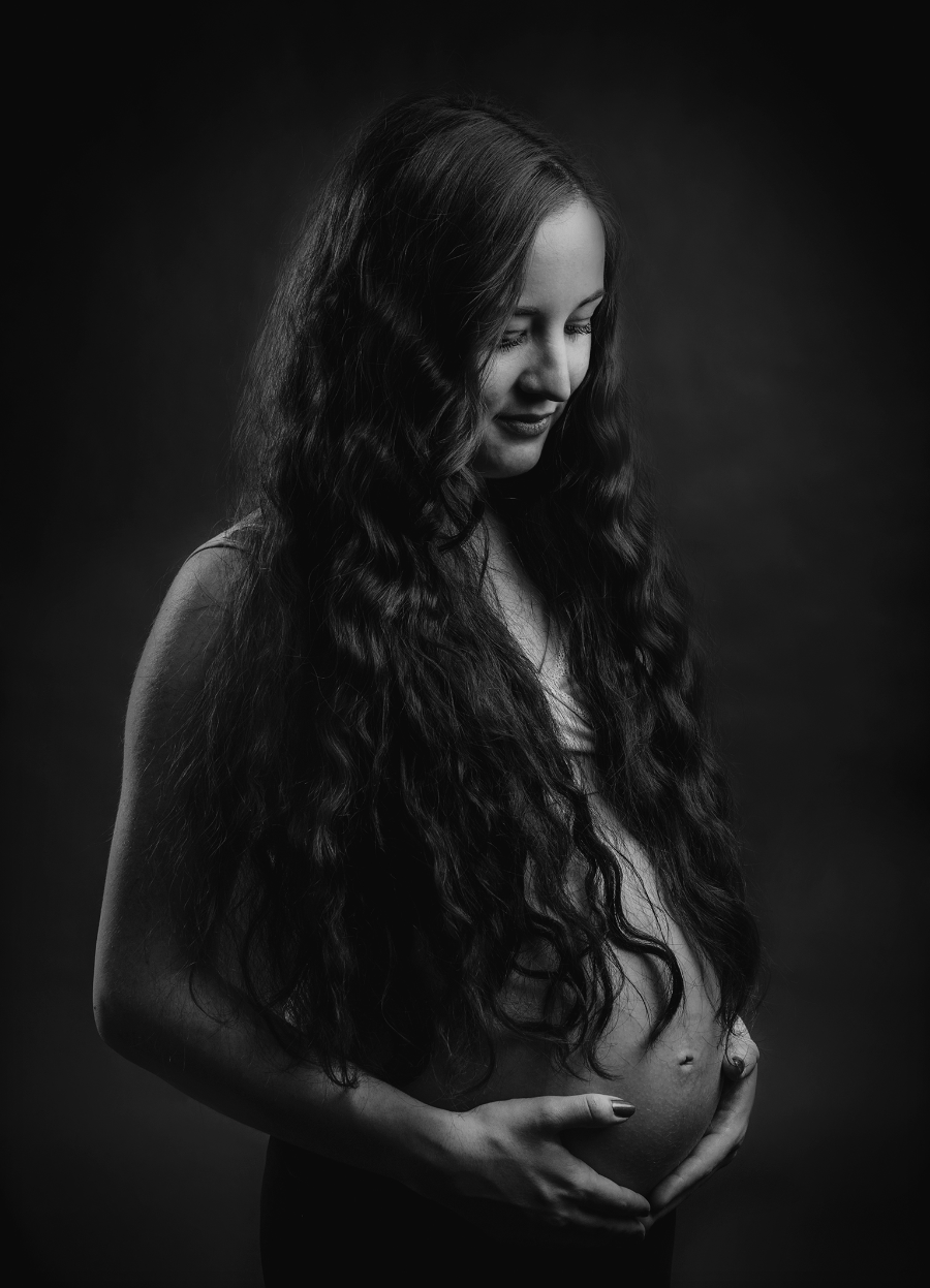 Babybauch-Shooting im Studio