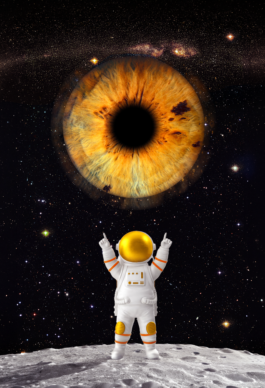 Kreative Iris-Komposition mit Astronaut und Sternenhimmel